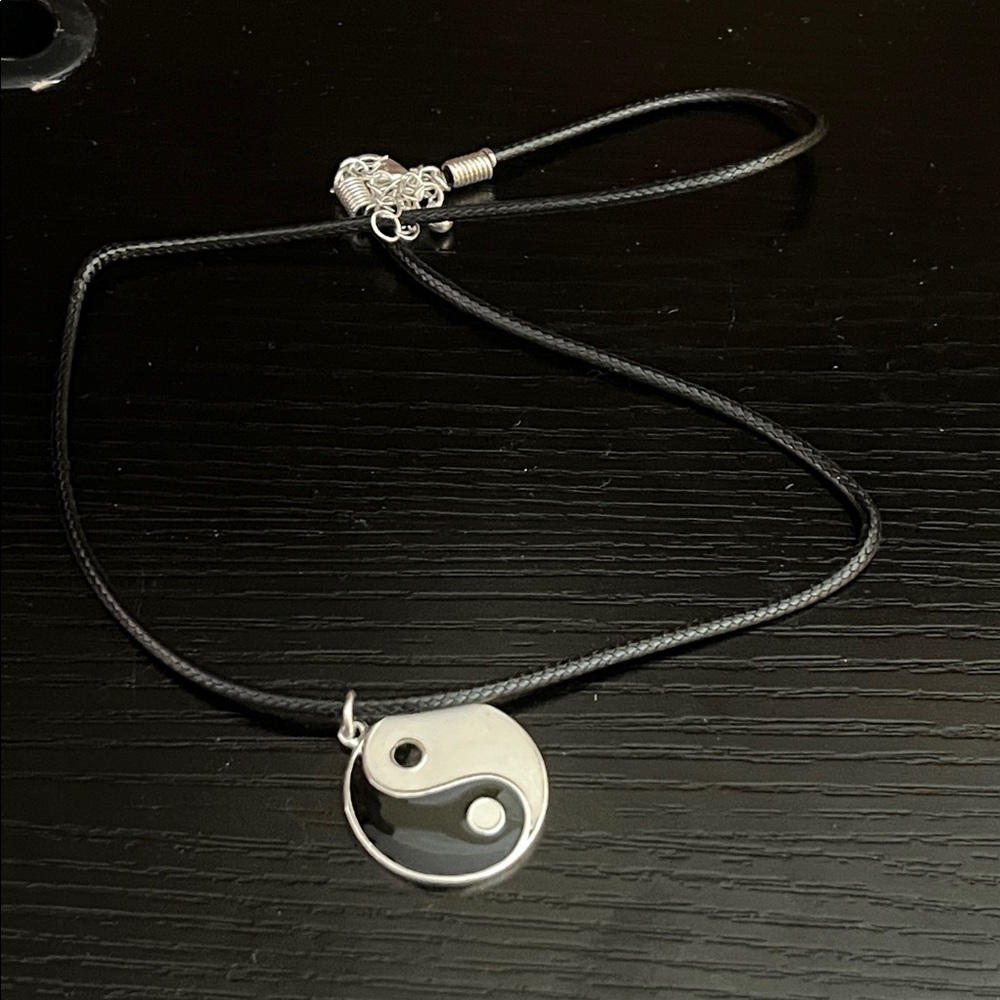 Ying Yang necklace new - Picture 1 of 5